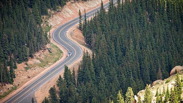 pikes-peak-international-hill-climb-lead